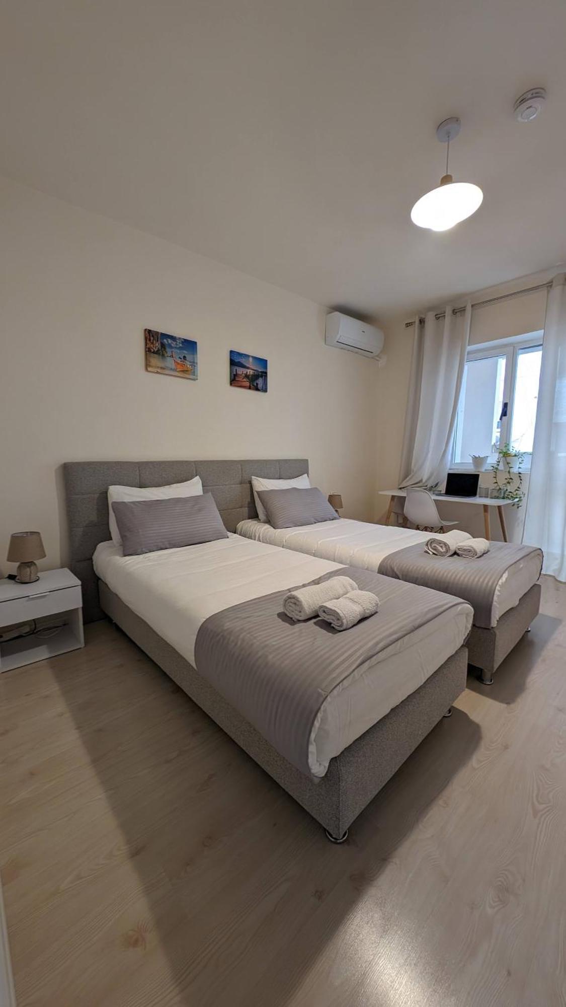 Modern Cozy Apartment 10 Min Walk To Skanderbeg Square Tirana Exteriör bild