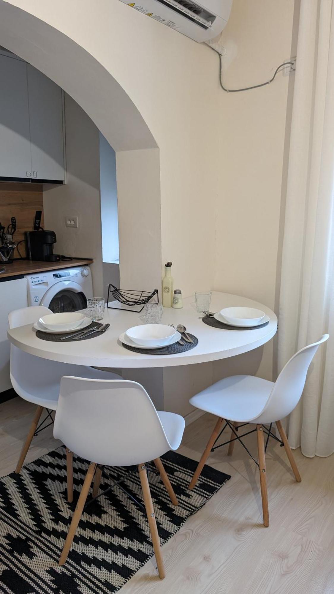 Modern Cozy Apartment 10 Min Walk To Skanderbeg Square Tirana Exteriör bild