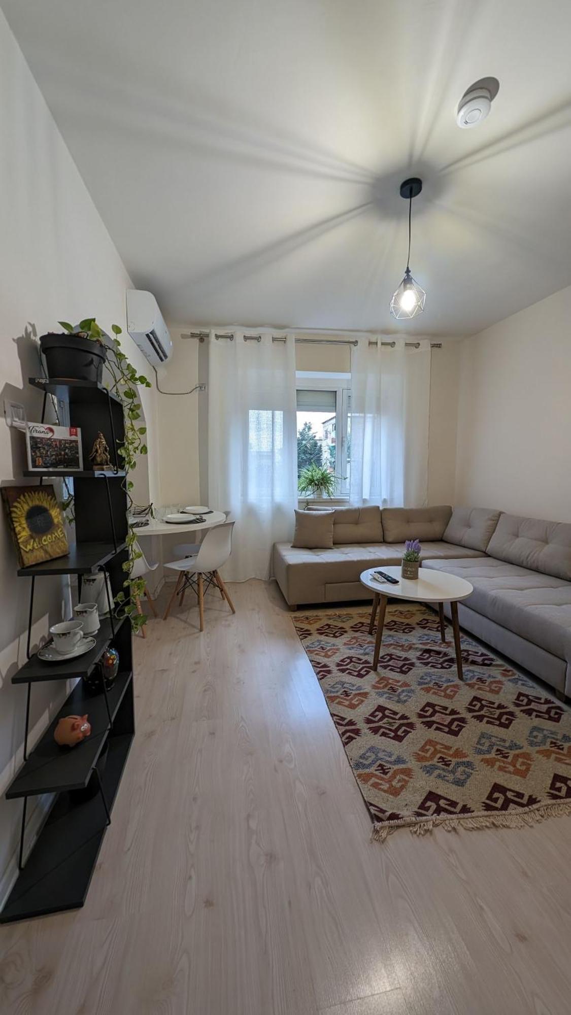 Modern Cozy Apartment 10 Min Walk To Skanderbeg Square Tirana Exteriör bild