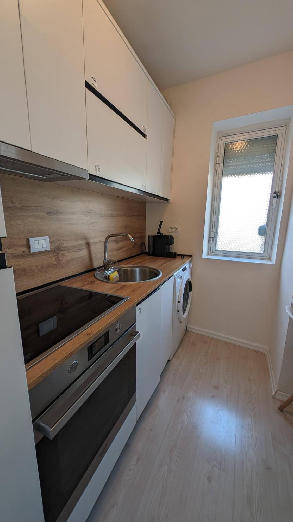 Modern Cozy Apartment 10 Min Walk To Skanderbeg Square Tirana Exteriör bild